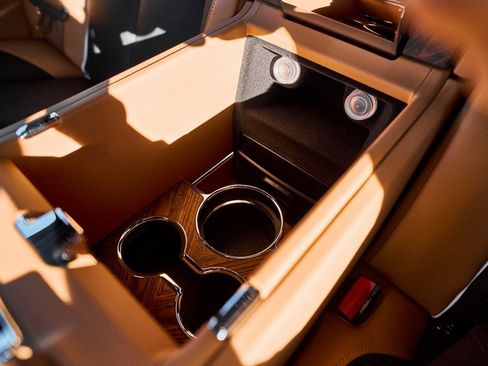 Used 2025 Rolls-Royce Cullinan image 60