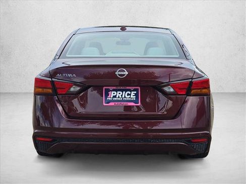 Used 2025 Nissan Altima 2.5 SV FWD image 7