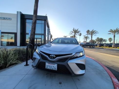 Used 2020 Toyota Camry SE image 30