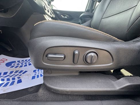 Used 2023 GMC Terrain AT4 image 12