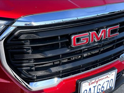 Used 2022 GMC Terrain SLE image 29