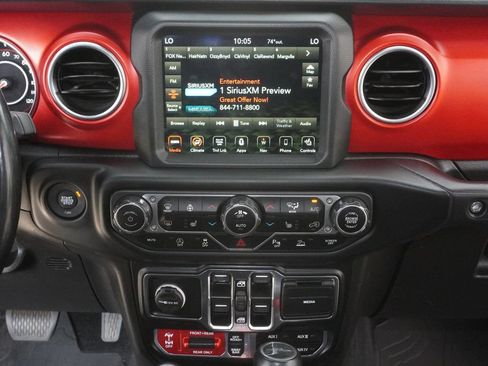 Used 2021 Jeep Gladiator Rubicon AWD/4WD image 11