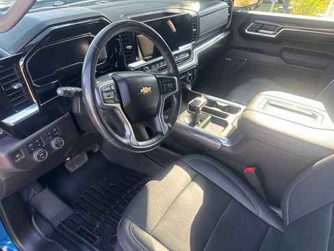 Used 2022 Chevrolet Silverado 1500 LTZ w/ LTZ Convenience Package II AWD/4WD image 11