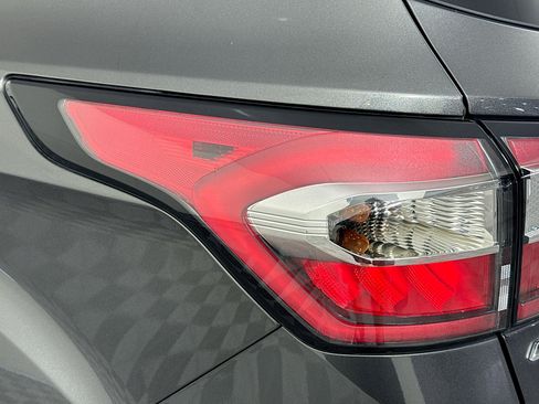 Used 2017 Ford Escape Titanium image 35