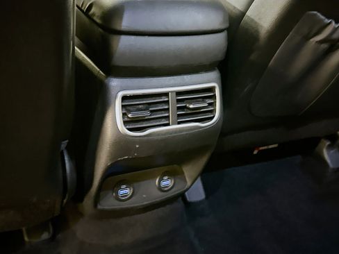 Used 2023 Hyundai Santa Fe SEL w/ Premium Package image 29