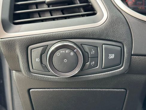 Used 2020 Ford Edge SEL image 34