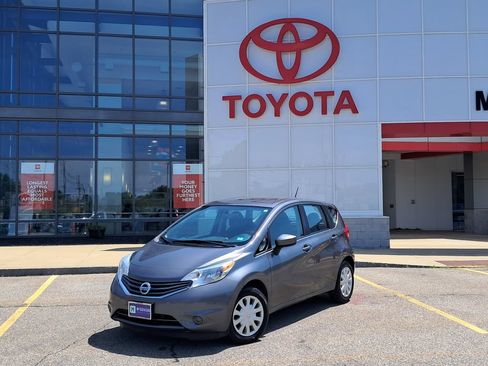 Used 2016 Nissan Versa Note SV FWD image 1