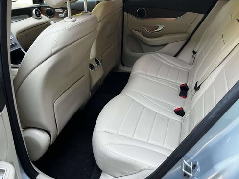 Used 2022 Mercedes-Benz GLC 300 4MATIC w/ Premium Package Lite image 12