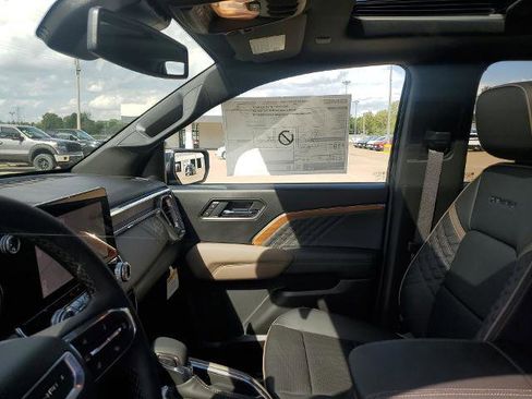 New 2026 GMC Canyon Denali image 28