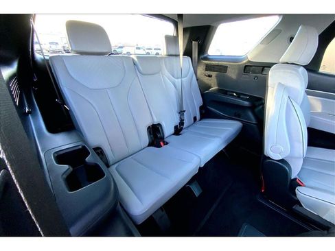 Used 2024 Hyundai Palisade SEL w/ Premium Package image 30
