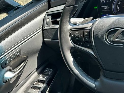 Used 2023 Lexus ES 300h w/ Premium Package FWD image 27