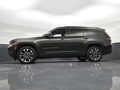 Used 2021 Jeep Grand Cherokee L Overland w/ Luxury Tech Group IV AWD/4WD image 34