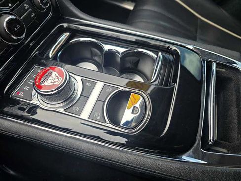 Used 2017 Jaguar XJ R-Sport image 31
