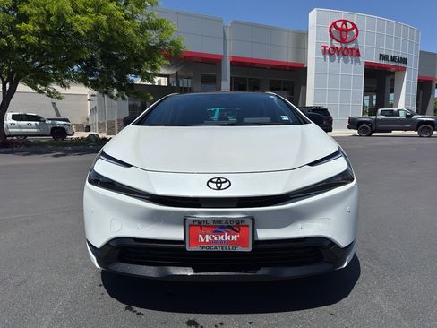 New 2026 Toyota Prius Plug-In Hybrid FWD image 6