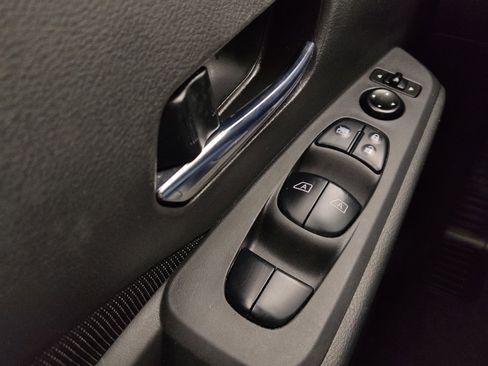 Used 2021 Nissan Kicks SV FWD image 27