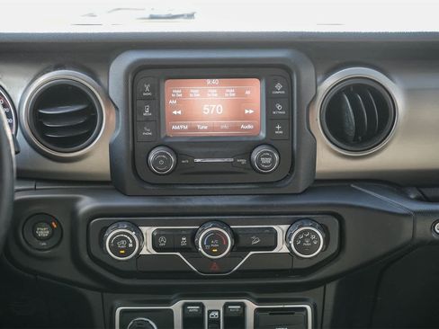 Used 2018 Jeep Wrangler Unlimited Sport S image 11