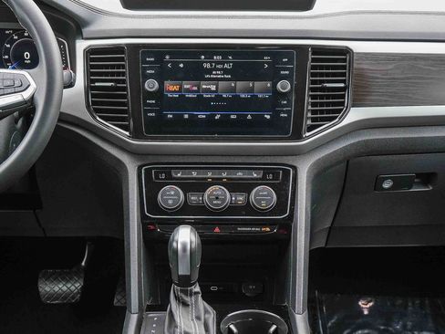 Certified 2023 Volkswagen Atlas SE FWD image 12