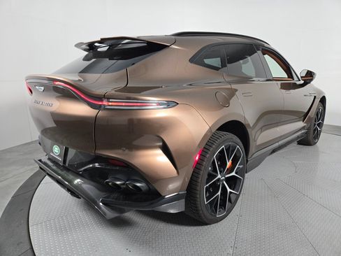 Used 2025 Aston Martin DBX 707 AWD/4WD image 2