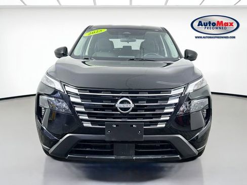 Used 2025 Nissan Rogue SV image 6