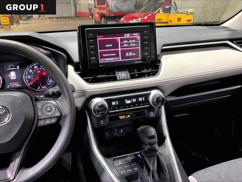 Used 2020 Toyota RAV4 XLE w/ Convenience Package image 7
