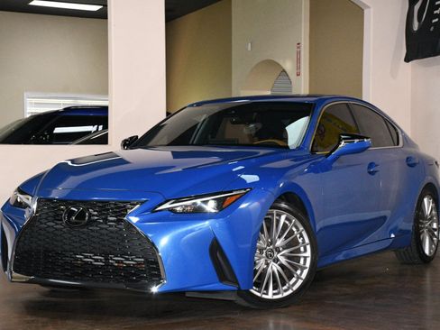 Used 2023 Lexus IS 300 w/ Premium Package RWD image 4