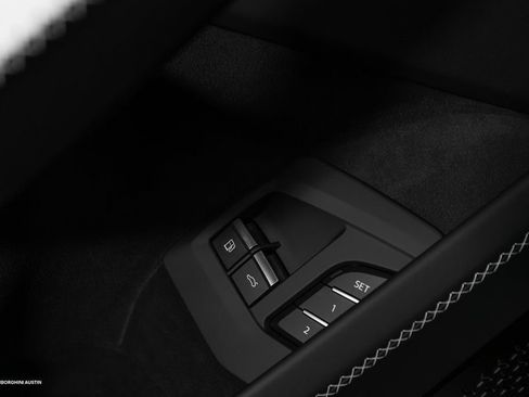 Used 2025 Lamborghini Urus SE image 22