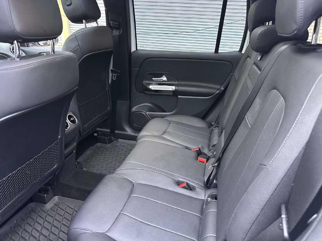 Used 2023 Mercedes-Benz GLB 250 4MATIC image 16
