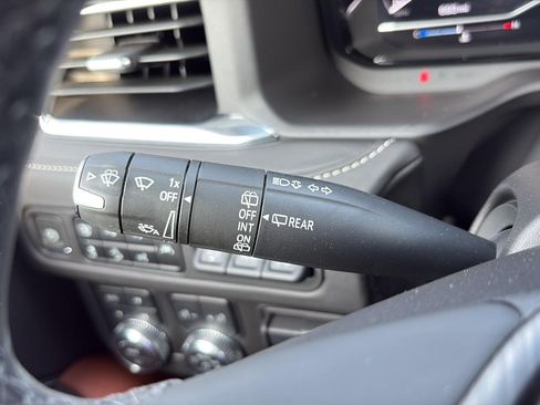 Used 2023 GMC Yukon Denali Ultimate AWD/4WD image 26