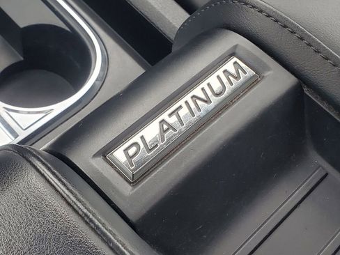 Used 2019 Toyota Tundra 4x4 CrewMax image 29