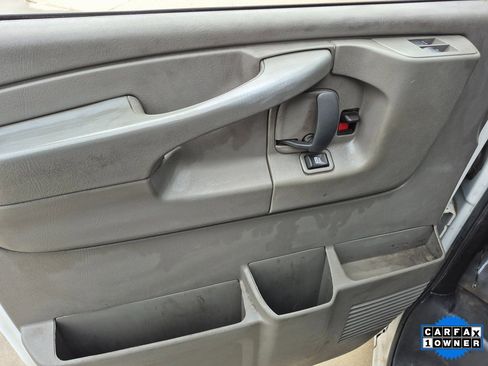 Used 2015 Chevrolet Express 2500 image 10