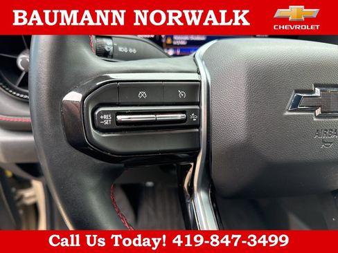 Used 2024 Chevrolet Colorado Z71 w/ Z71 Convenience Package 2 AWD/4WD image 12