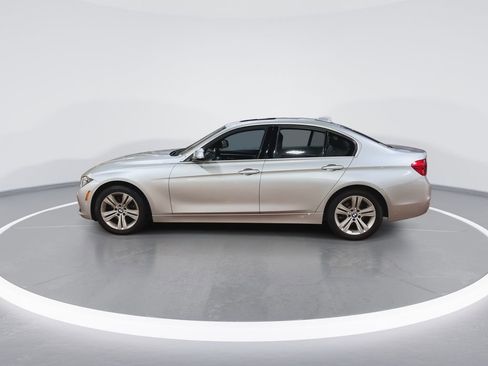 Used 2017 BMW 330i xDrive Sedan image 5