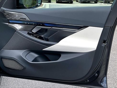 Certified 2025 BMW i5 M60 w/ Executive Package image 25