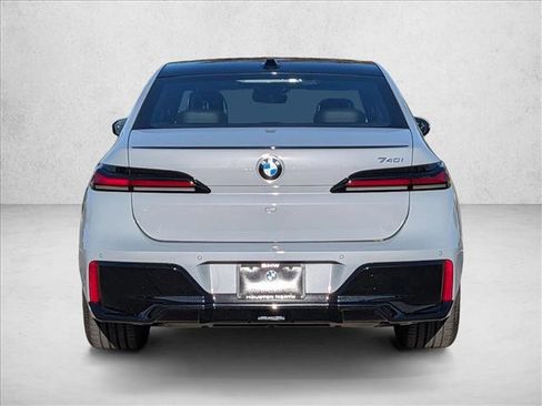 New 2026 BMW 740i image 7