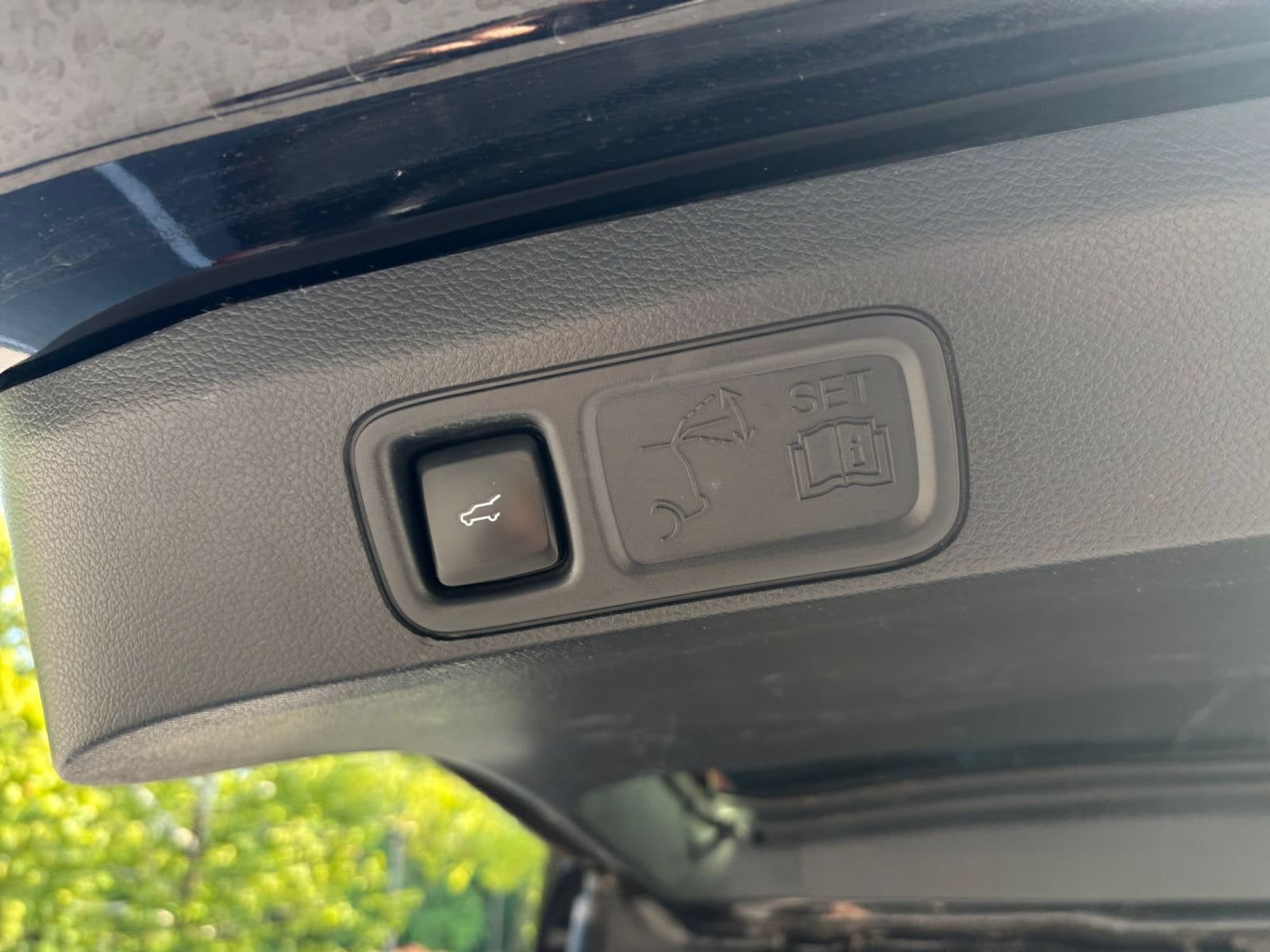 Used 2024 Ford Expedition Limited AWD/4WD image 24