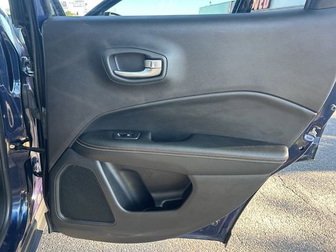 Used 2018 Jeep Compass Latitude w/ Popular Equipment Group image 39