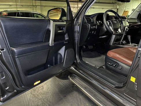 Used 2018 Toyota 4Runner Limited AWD/4WD image 19