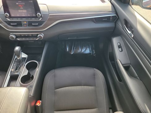 Certified 2024 Nissan Altima 2.5 SV image 17