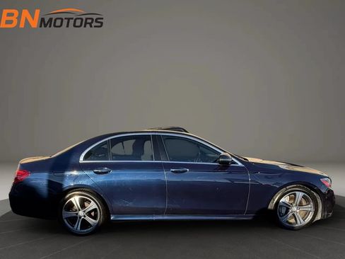 Used 2017 Mercedes-Benz E 300 4MATIC image 4