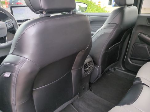 Used 2024 Ford Escape SE image 18