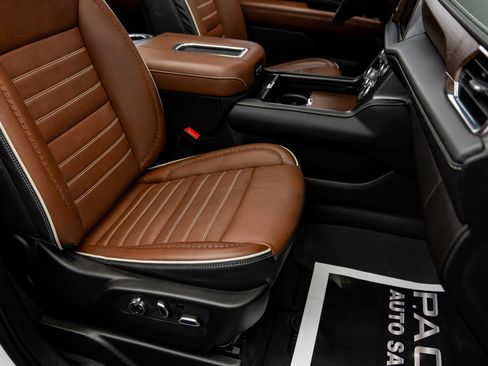 Used 2023 GMC Yukon XL Denali Ultimate image 32