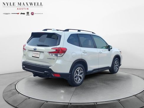 Used 2021 Subaru Forester Premium image 16