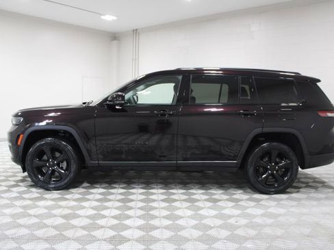 Used 2023 Jeep Grand Cherokee L Limited w/ Luxury Tech Group II AWD/4WD image 8
