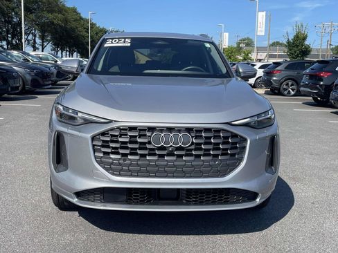 Certified 2025 Audi Q5 Premium AWD/4WD image 2
