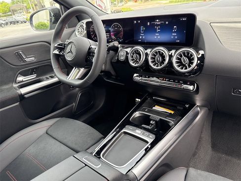 New 2025 Mercedes-Benz GLA 250 image 18