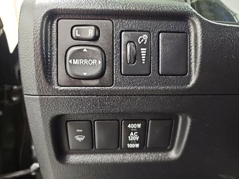 Used 2019 Toyota 4Runner TRD Off-Road Premium AWD/4WD image 17