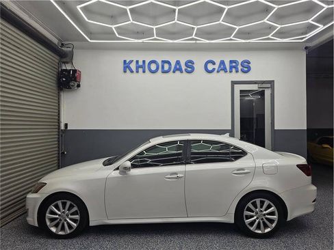 Used 2010 Lexus IS 250 w/ Premium Pkg Value Edition RWD image 1