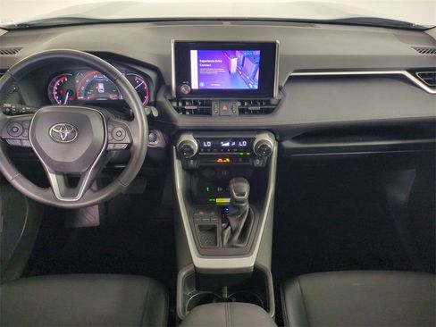 Used 2023 Toyota RAV4 XLE Premium image 18