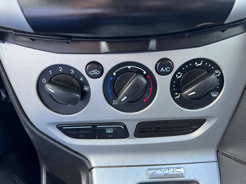 Used 2013 Ford Focus SE FWD image 19