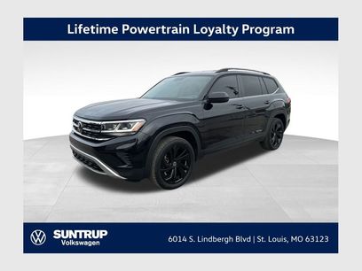 Used 2022 Volkswagen Atlas SE w/ Black Wheel Package